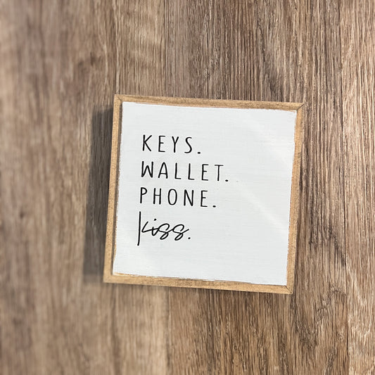 Keys, Wallet, Phone, Kiss